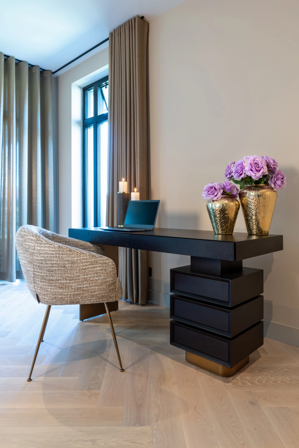 Modern 5-Drawer Desk | OROA Connar
