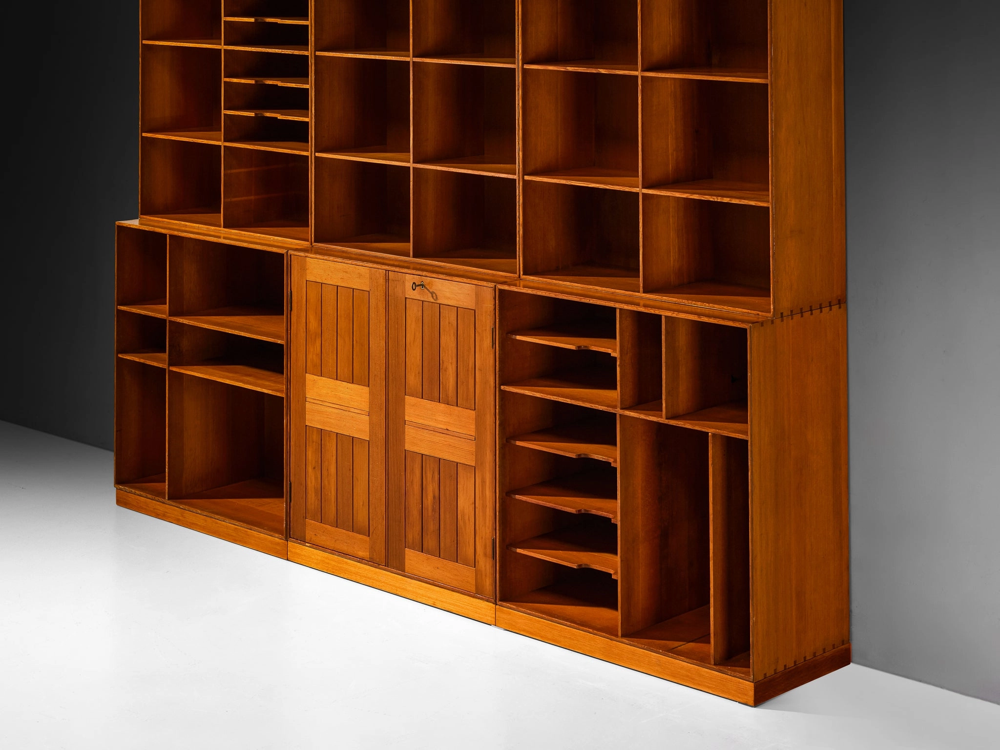 Mogens Koch for Rud Radmussen Modular Library in Pine