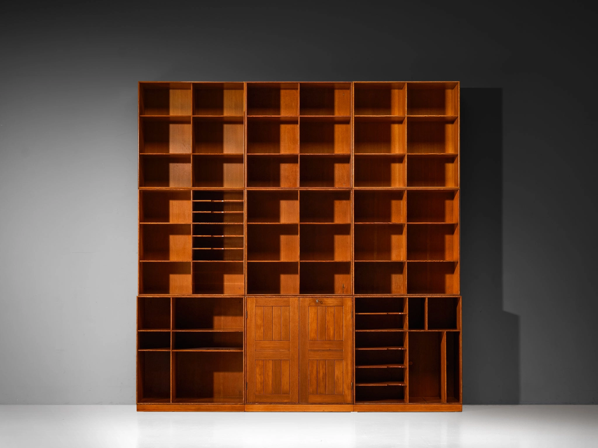 Mogens Koch for Rud Radmussen Modular Library in Pine