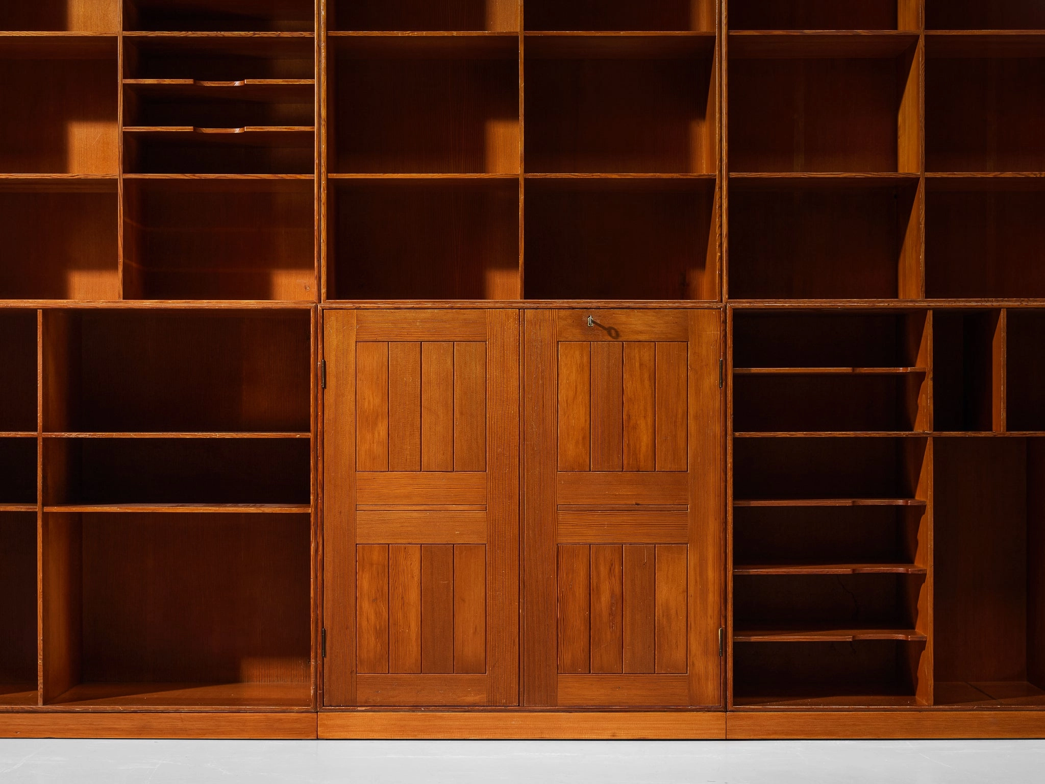 Mogens Koch for Rud Radmussen Modular Library in Pine