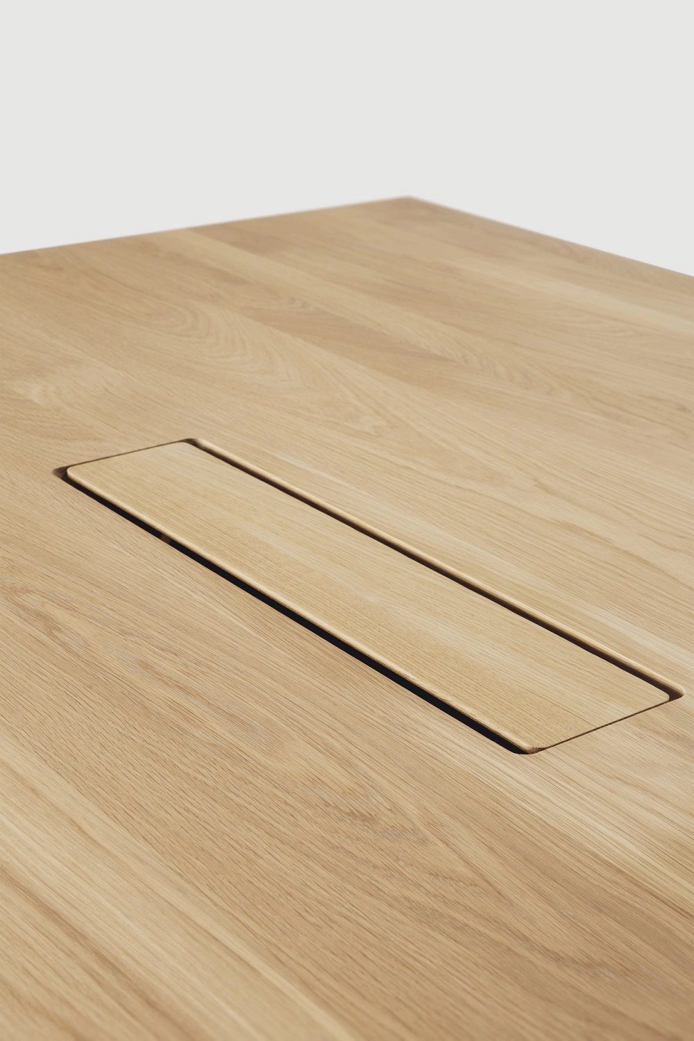 Natural Oak Meeting Table | Ethnicraft Geometric