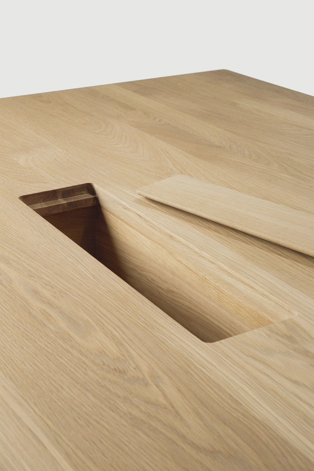 Natural Oak Meeting Table | Ethnicraft Geometric