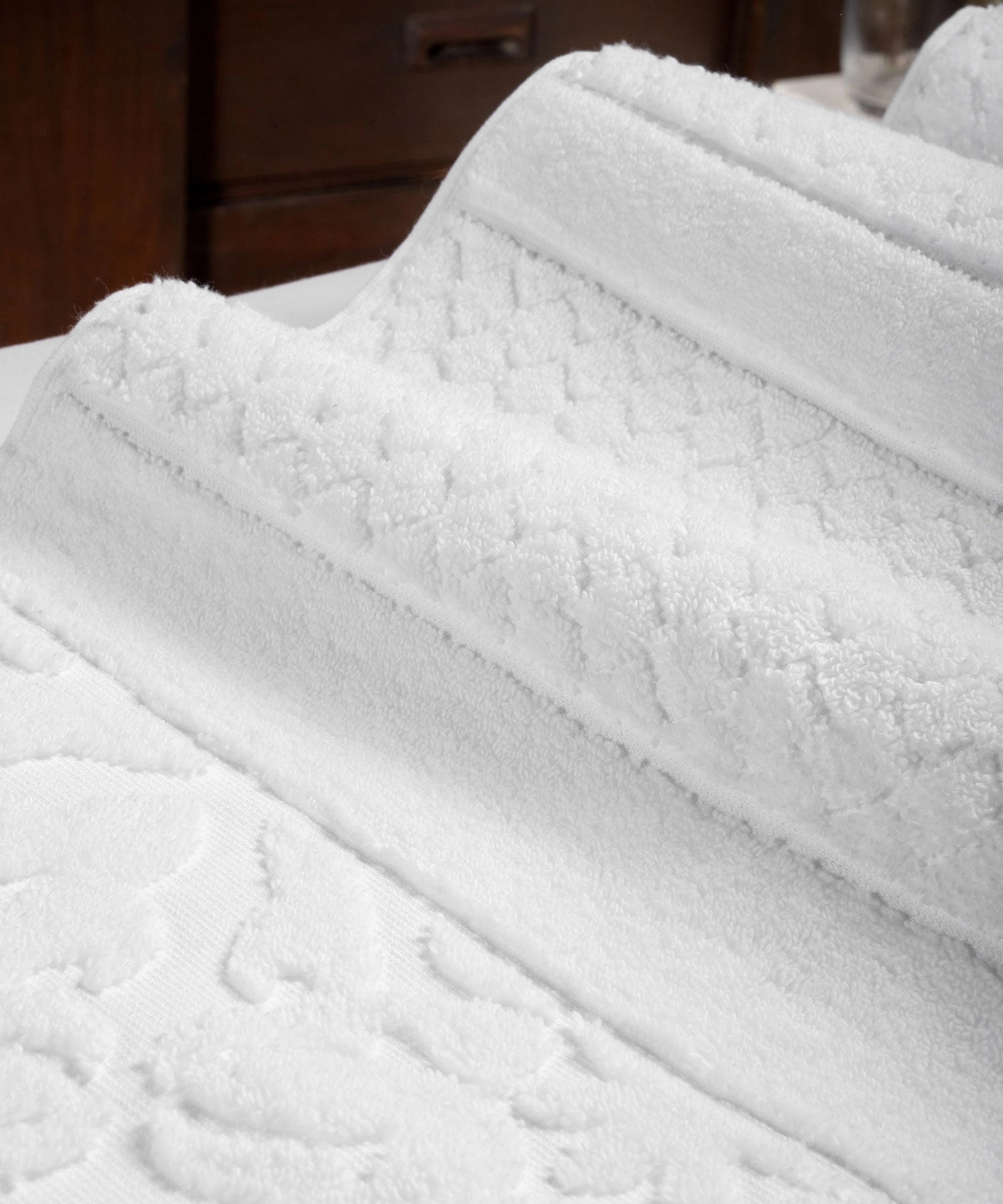 Nectarsoft Be Our Guest Bath Towel, 625 GSM, 100% Cotton, White,  Elanz