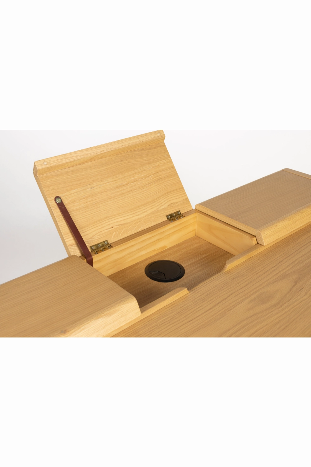 Oak Modern Desk | Zuiver Kaat