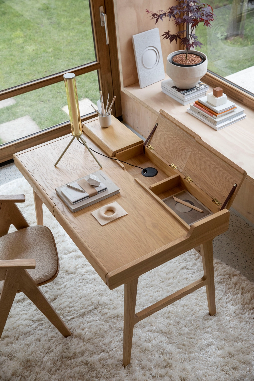 Oak Modern Desk | Zuiver Kaat