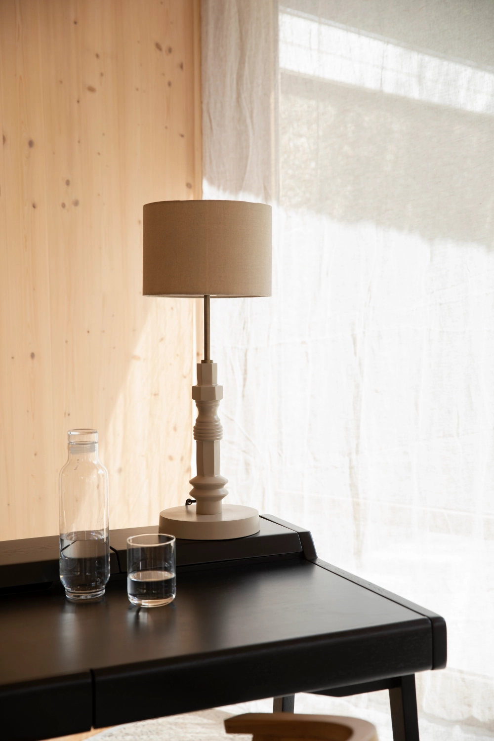 Oak Modern Desk | Zuiver Kaat