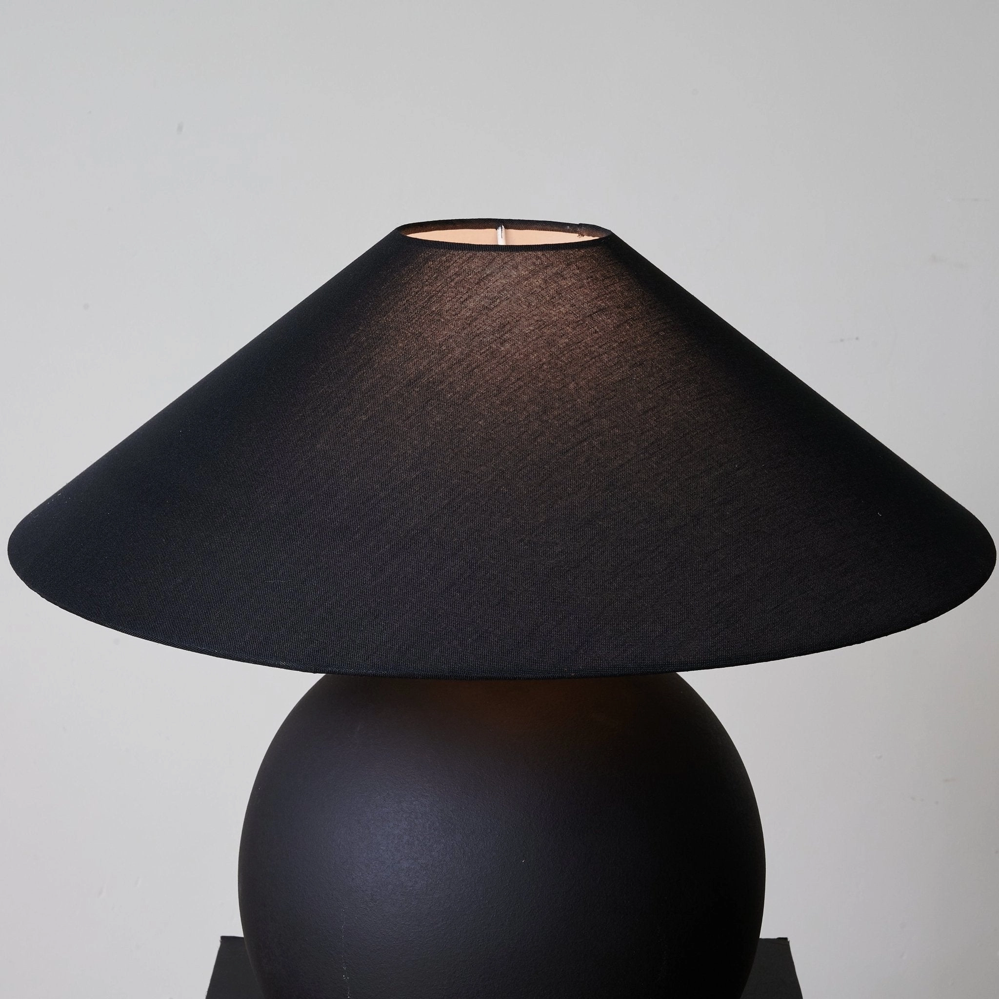 Obsidian Sphere Table Lamp