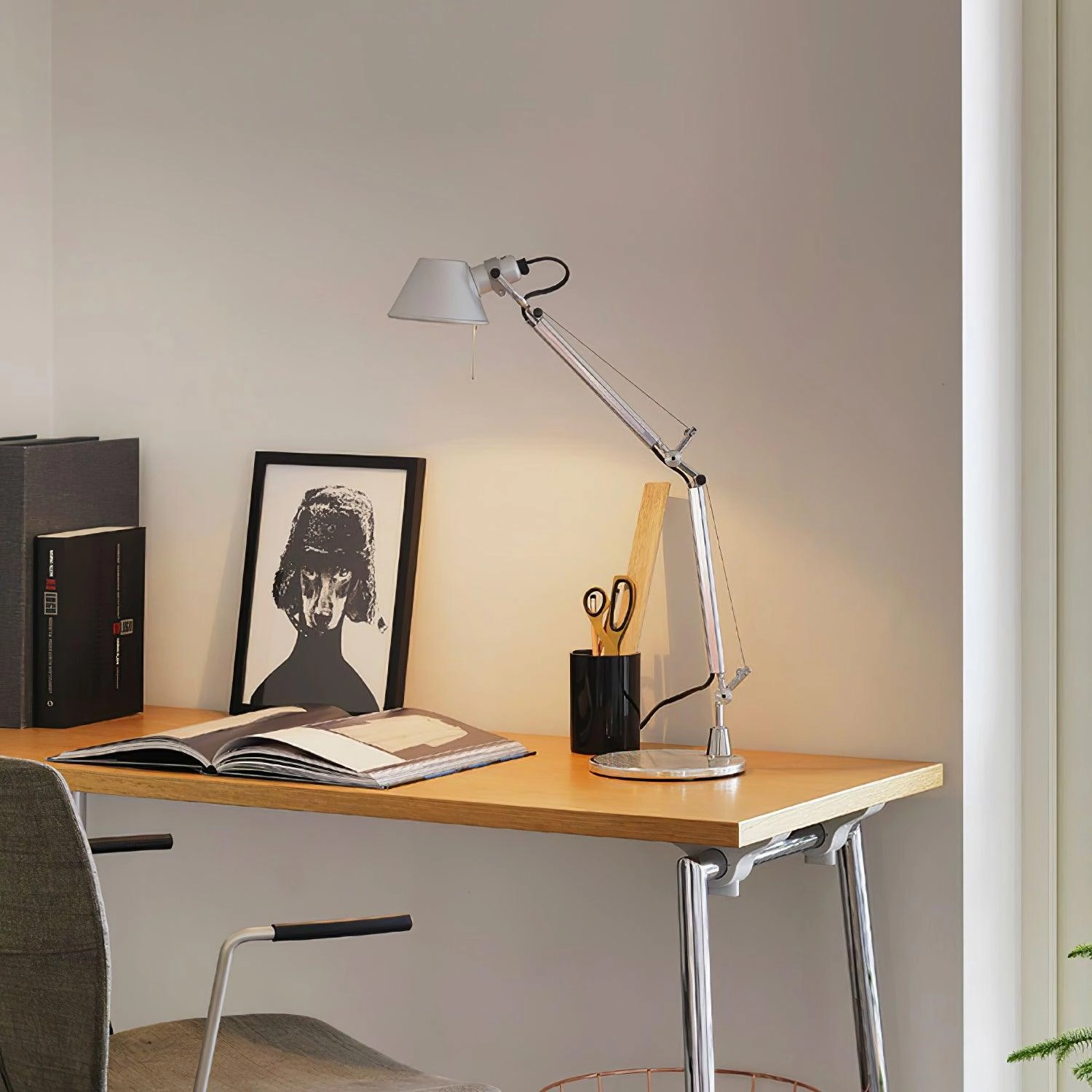 Parete Table Lamp
