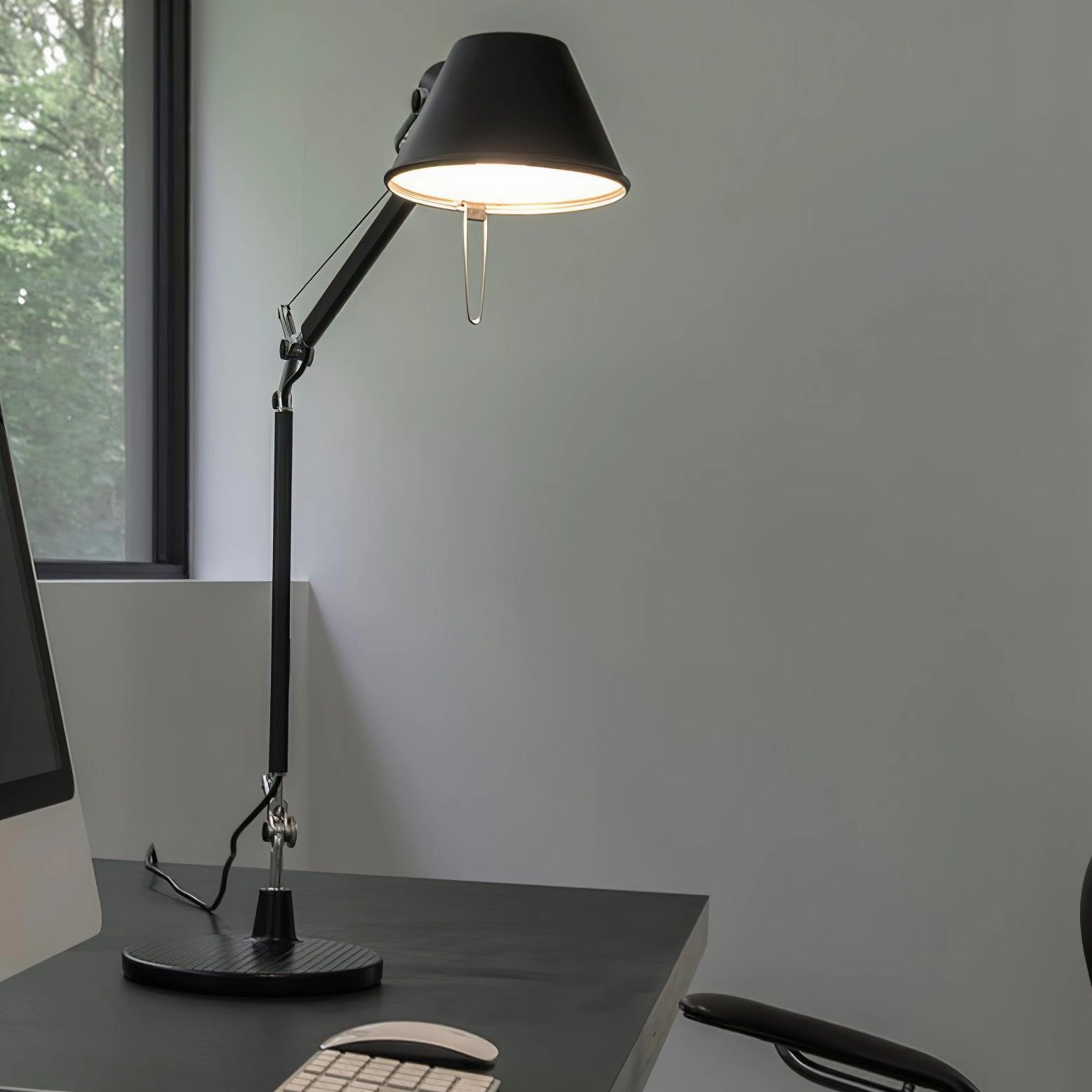 Parete Table Lamp