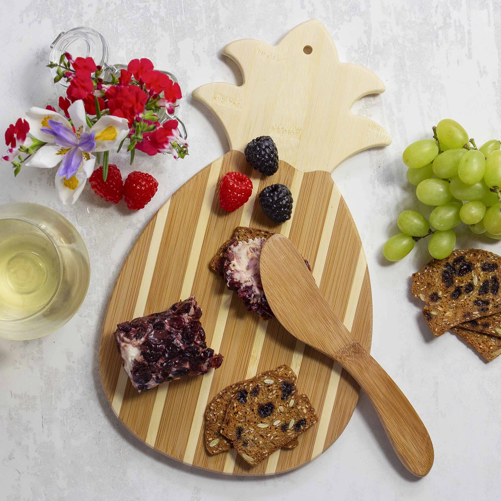 Pineapple Serving Board with Spreader Knife Gift Set