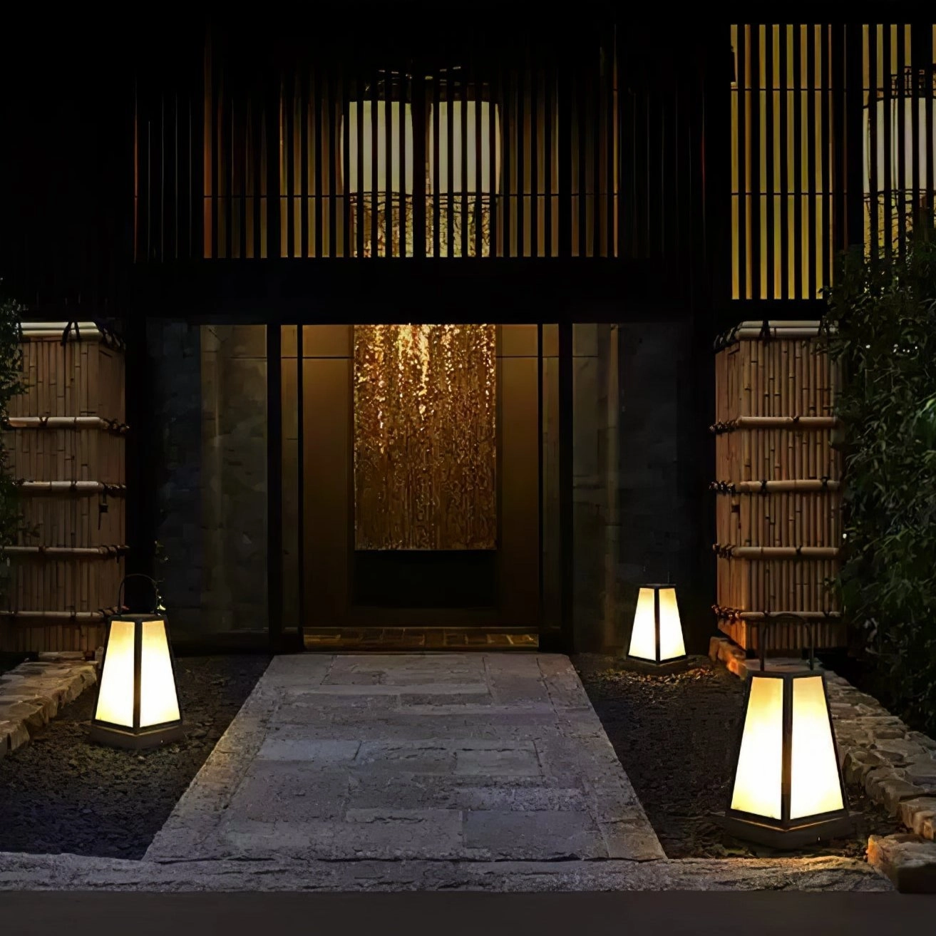 Roam Lantern Solar Outdoor Lamp