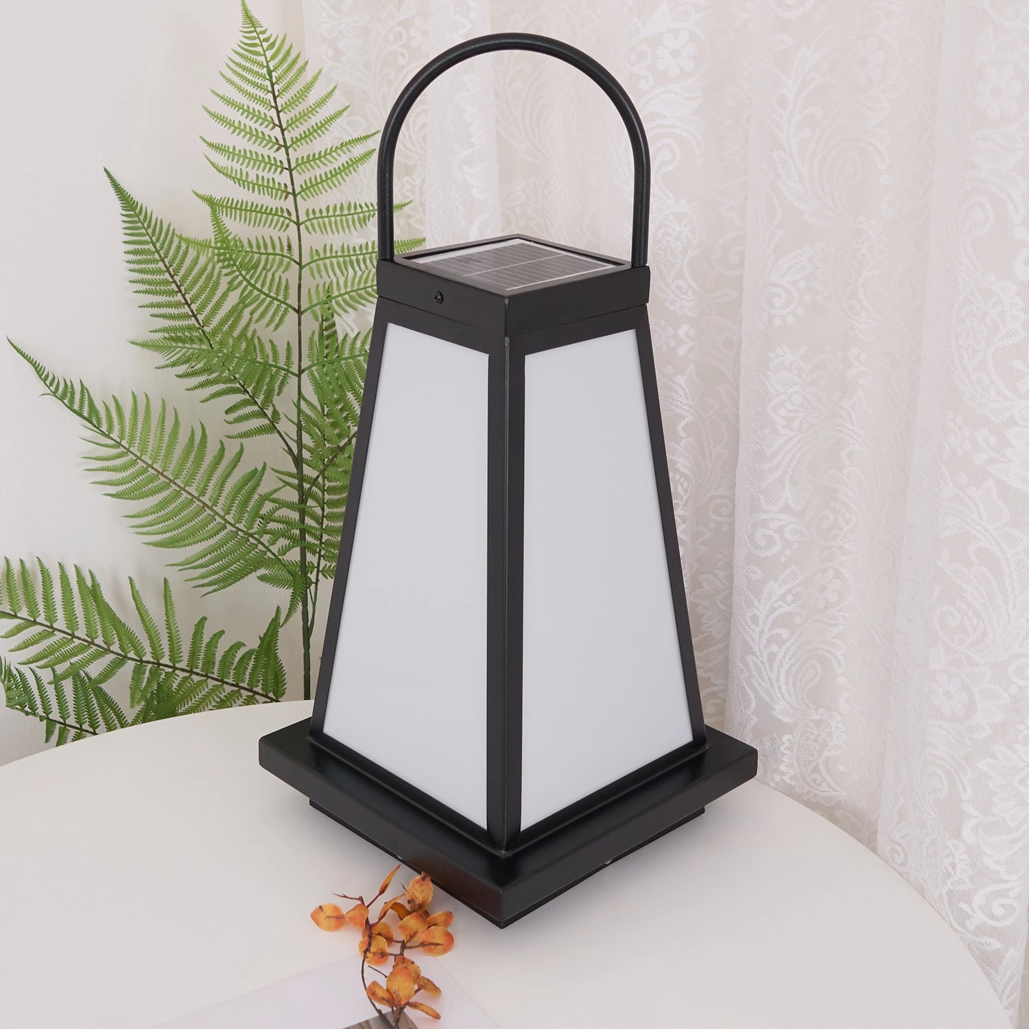 Roam Lantern Solar Outdoor Lamp