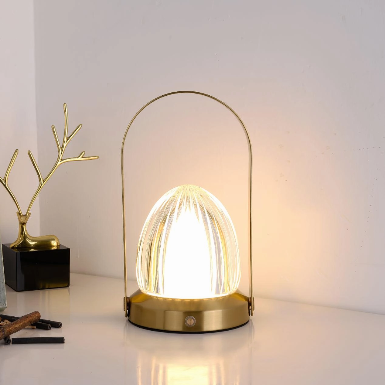 Seine Built-in Battery Table Lamp