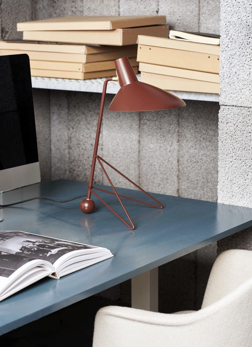 Svelte Noir Table Lamp