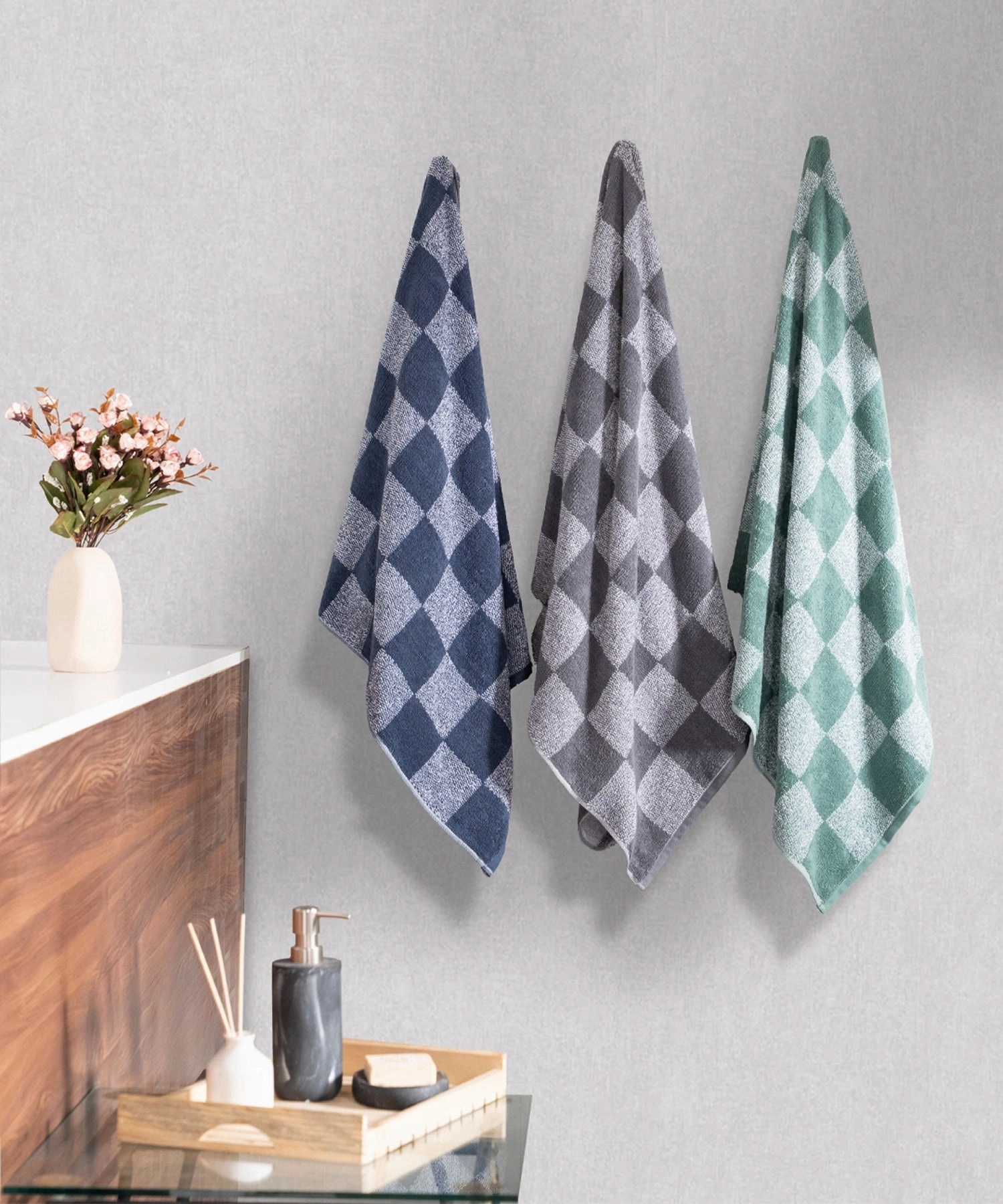 Urban Comfort Fashion Collection, 450 GSM, 100% Cotton, Bath Towel, Soothing Grey